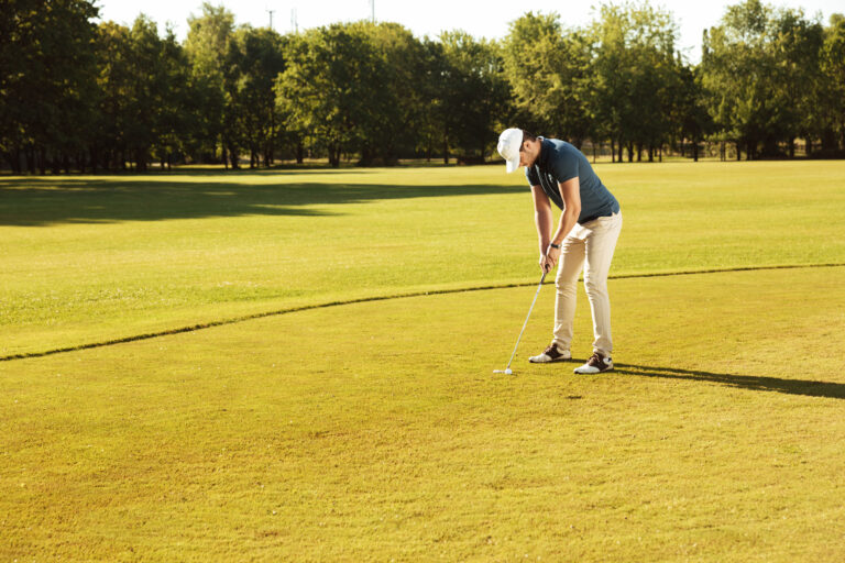 How to Chip and Pitch a Golf Ball Effectively